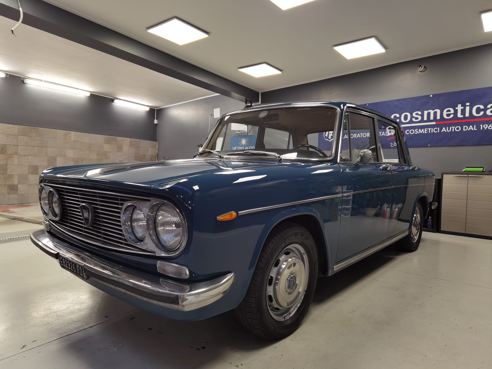 
								LANCIA FULVIA BERLINA 1.3 1971 full									
