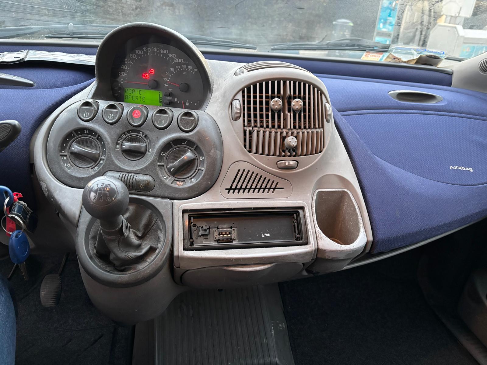 
								FIAT MULTIPLA PRIMA SERIE 1.9 JTD full									