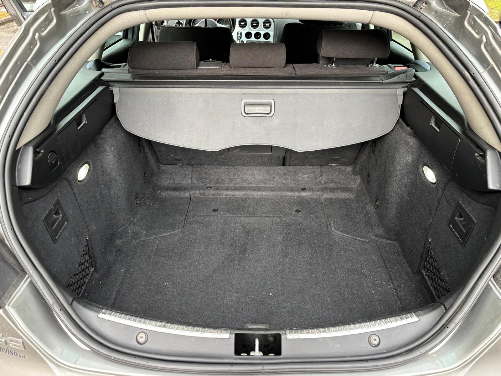 
								ALFA ROMEO 159 SPORTWAGON EXCLUSIVE full									
