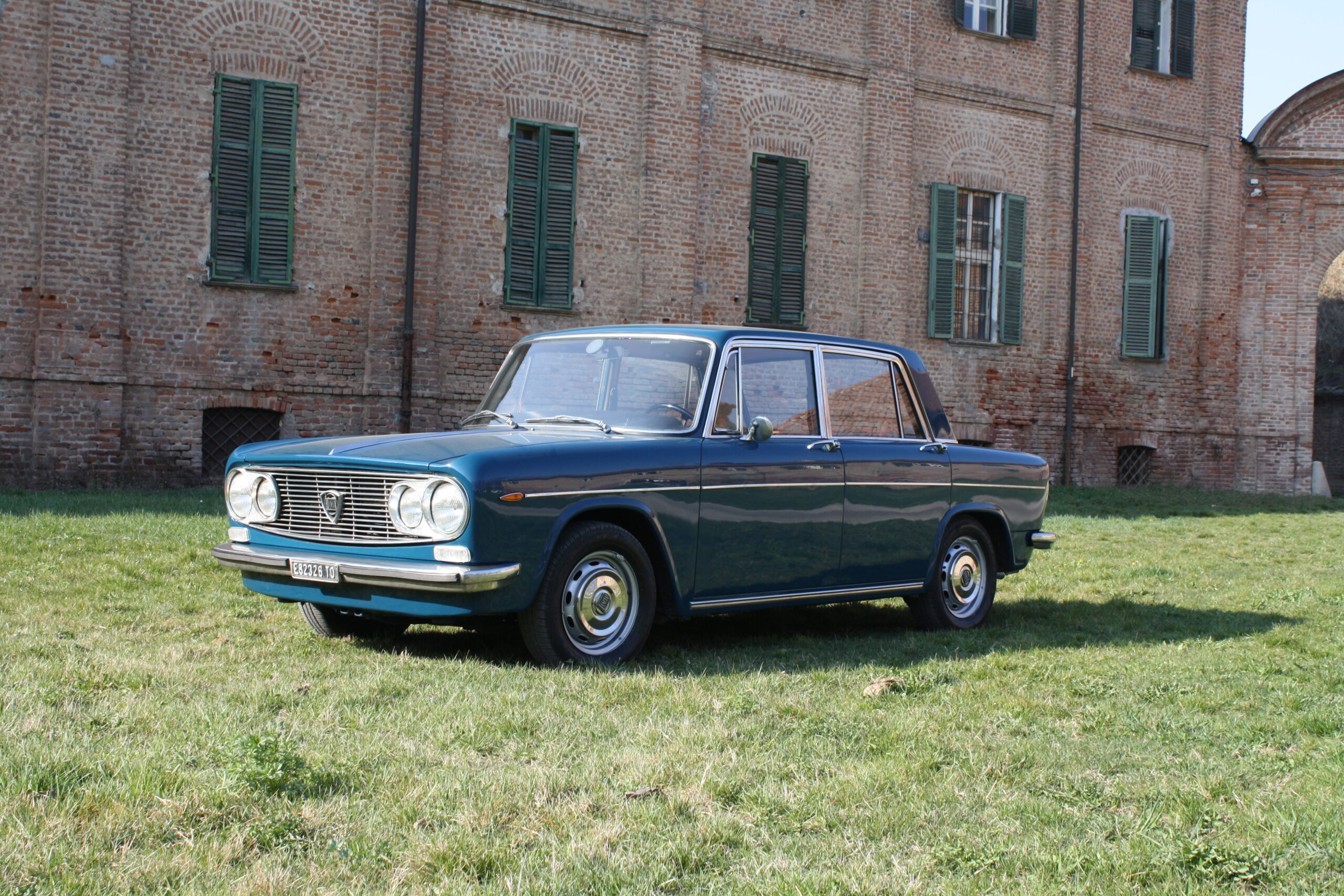 
								LANCIA FULVIA BERLINA 1.3 1971 full									