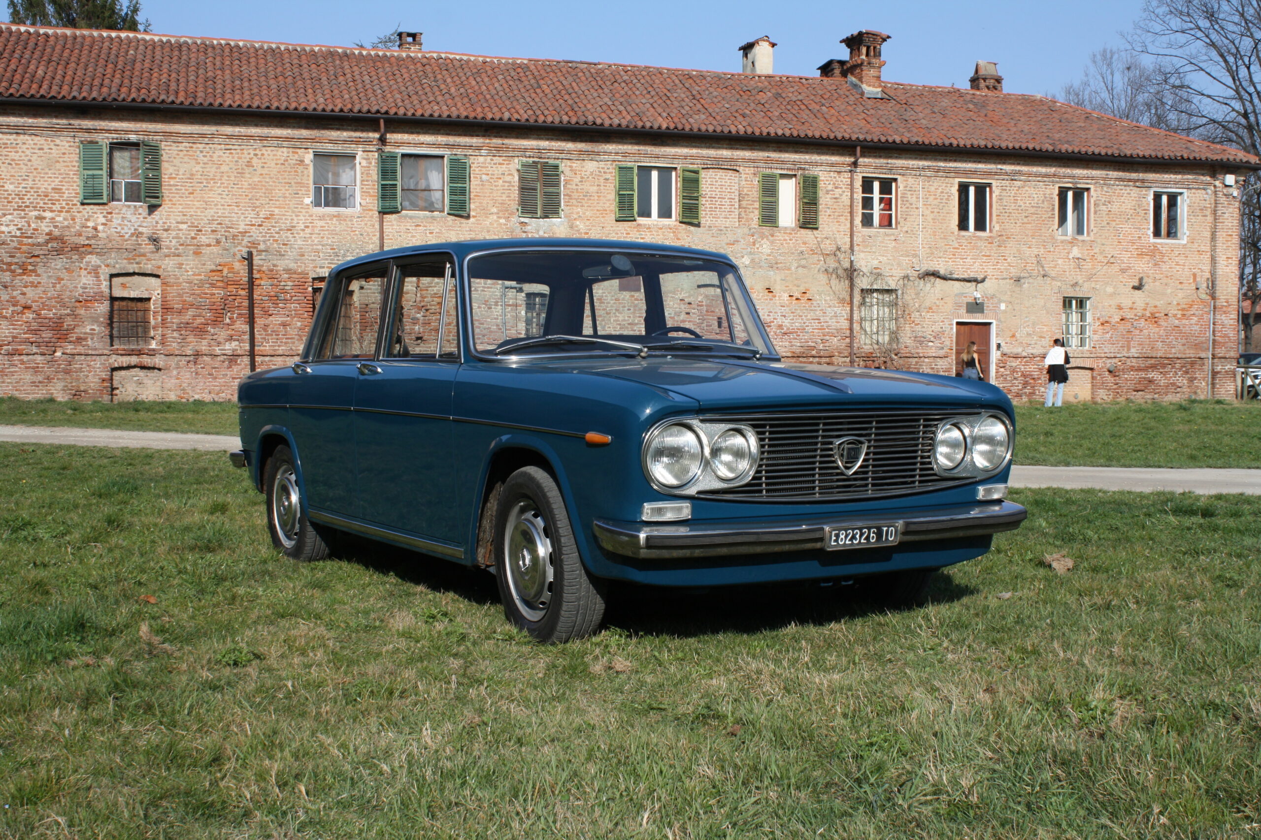 
								LANCIA FULVIA BERLINA 1.3 1971 full									