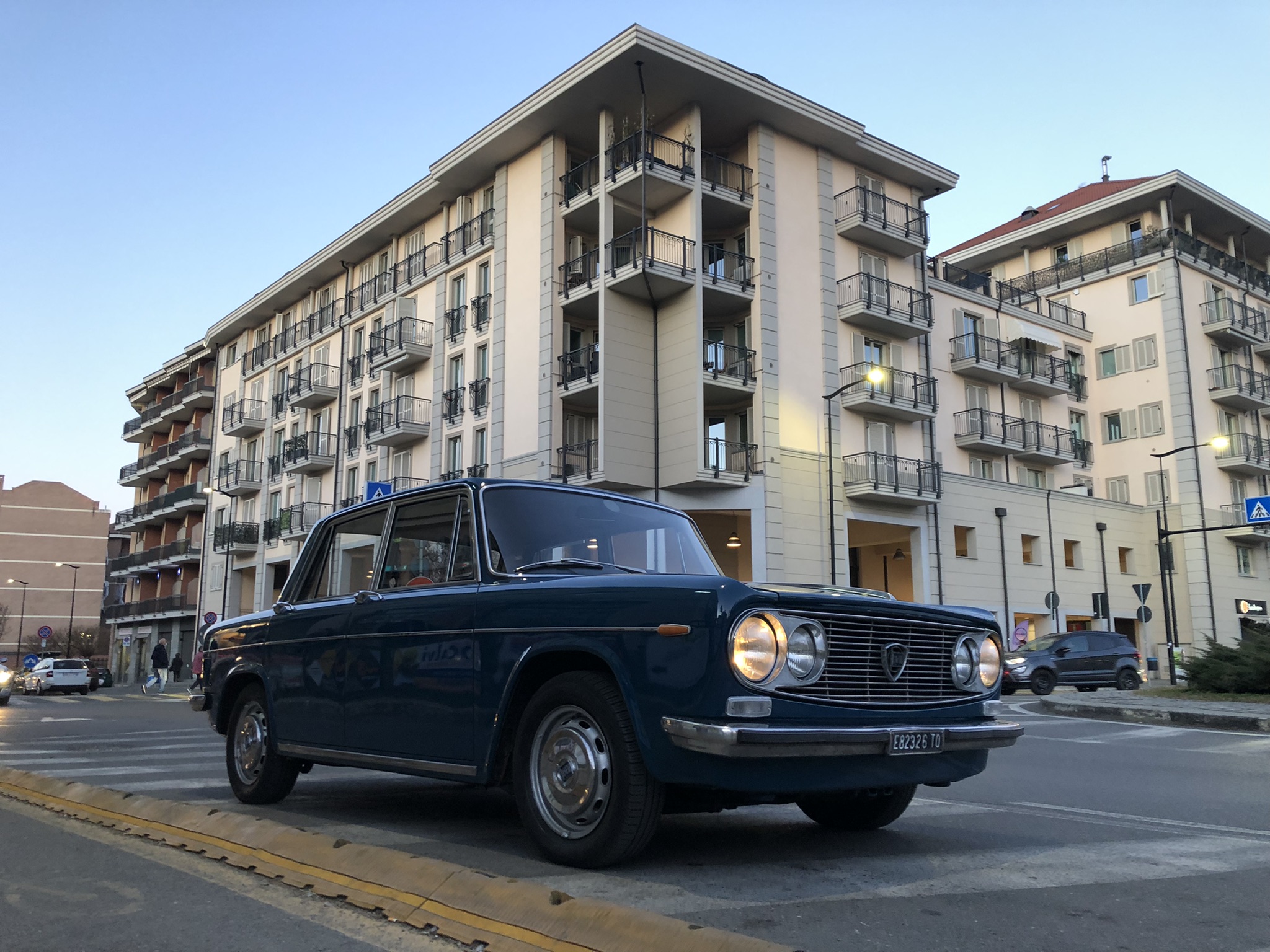 
								LANCIA FULVIA BERLINA 1.3 1971 full									