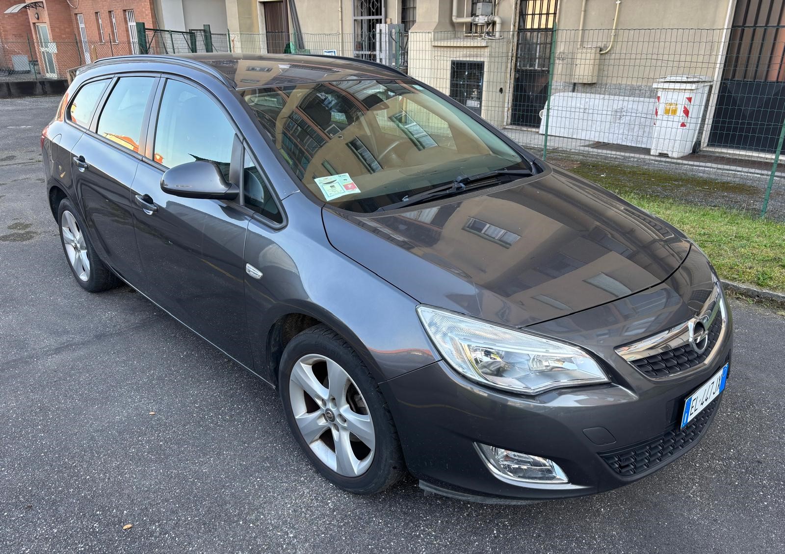 
								OPEL ASTRA SPORT TOURER full									