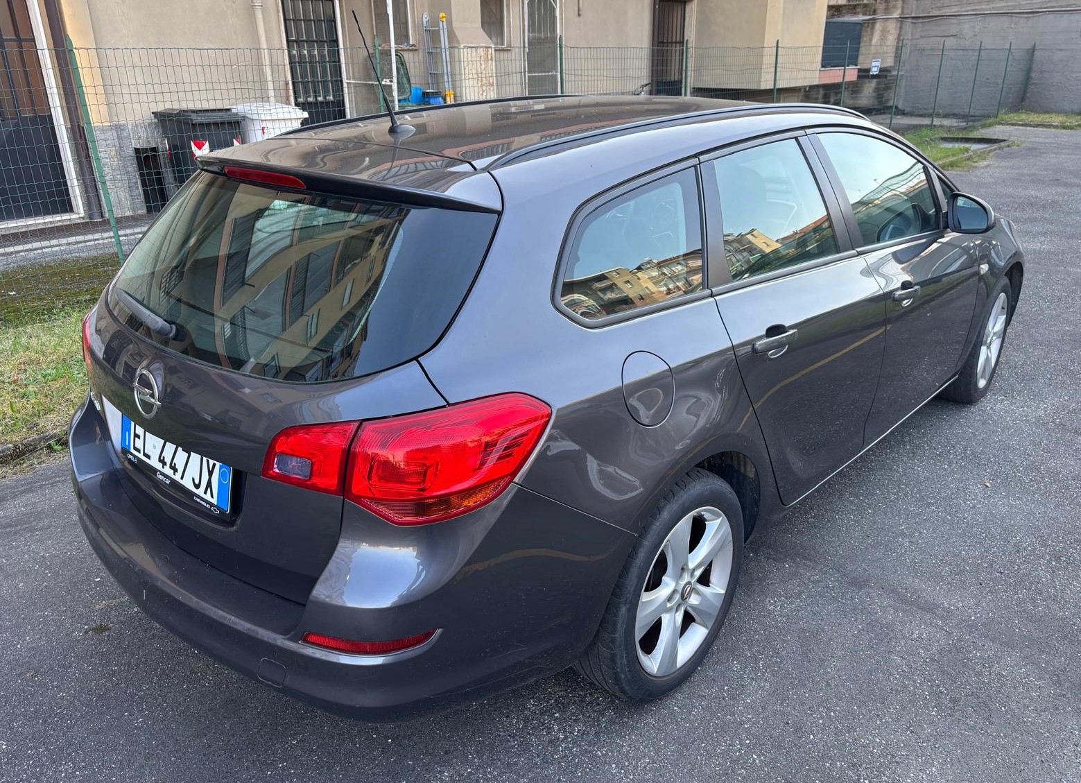 
								OPEL ASTRA SPORT TOURER full									