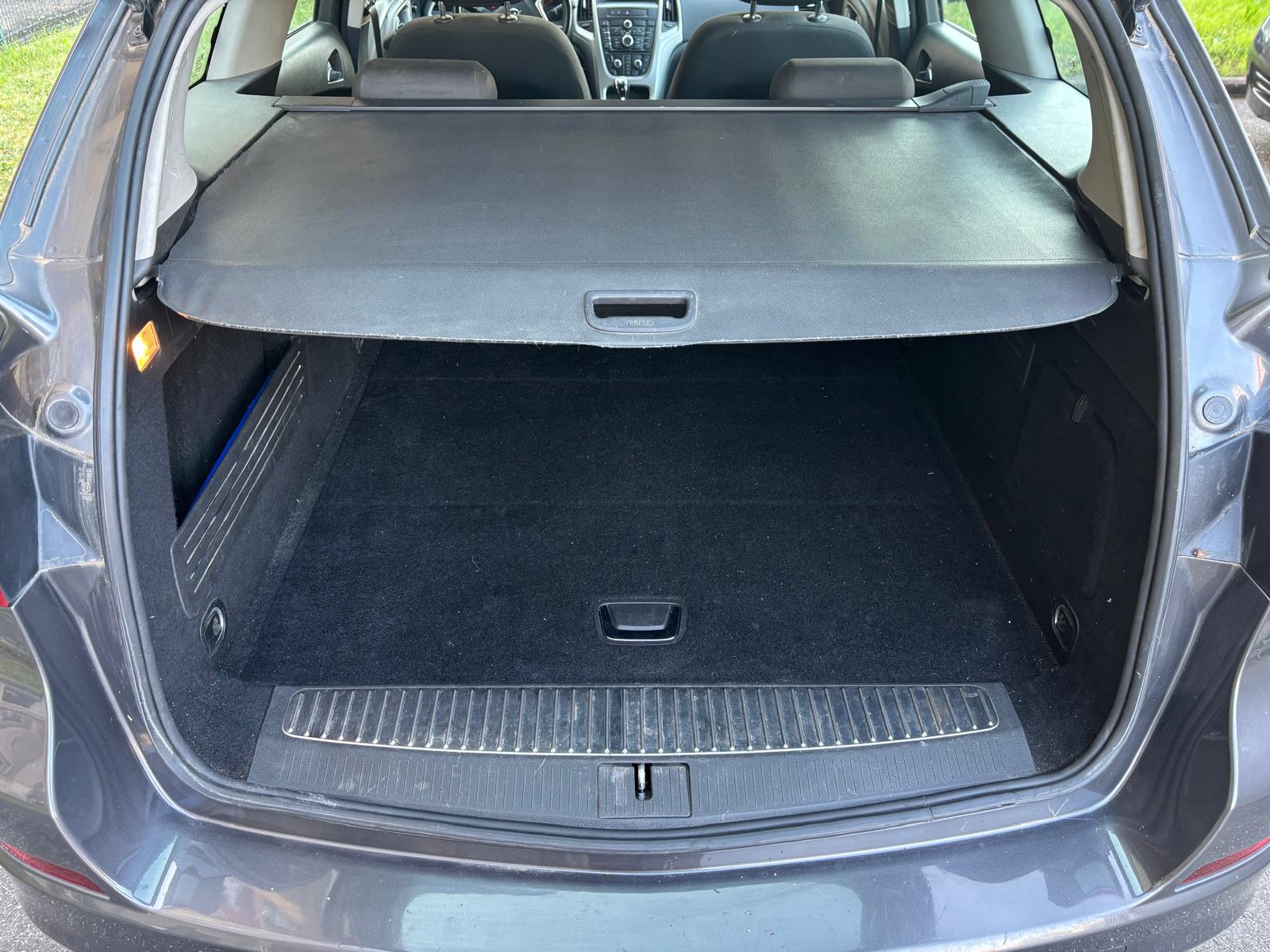 
								OPEL ASTRA SPORT TOURER full									