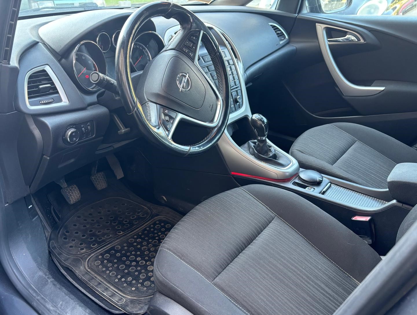 
								OPEL ASTRA SPORT TOURER full									