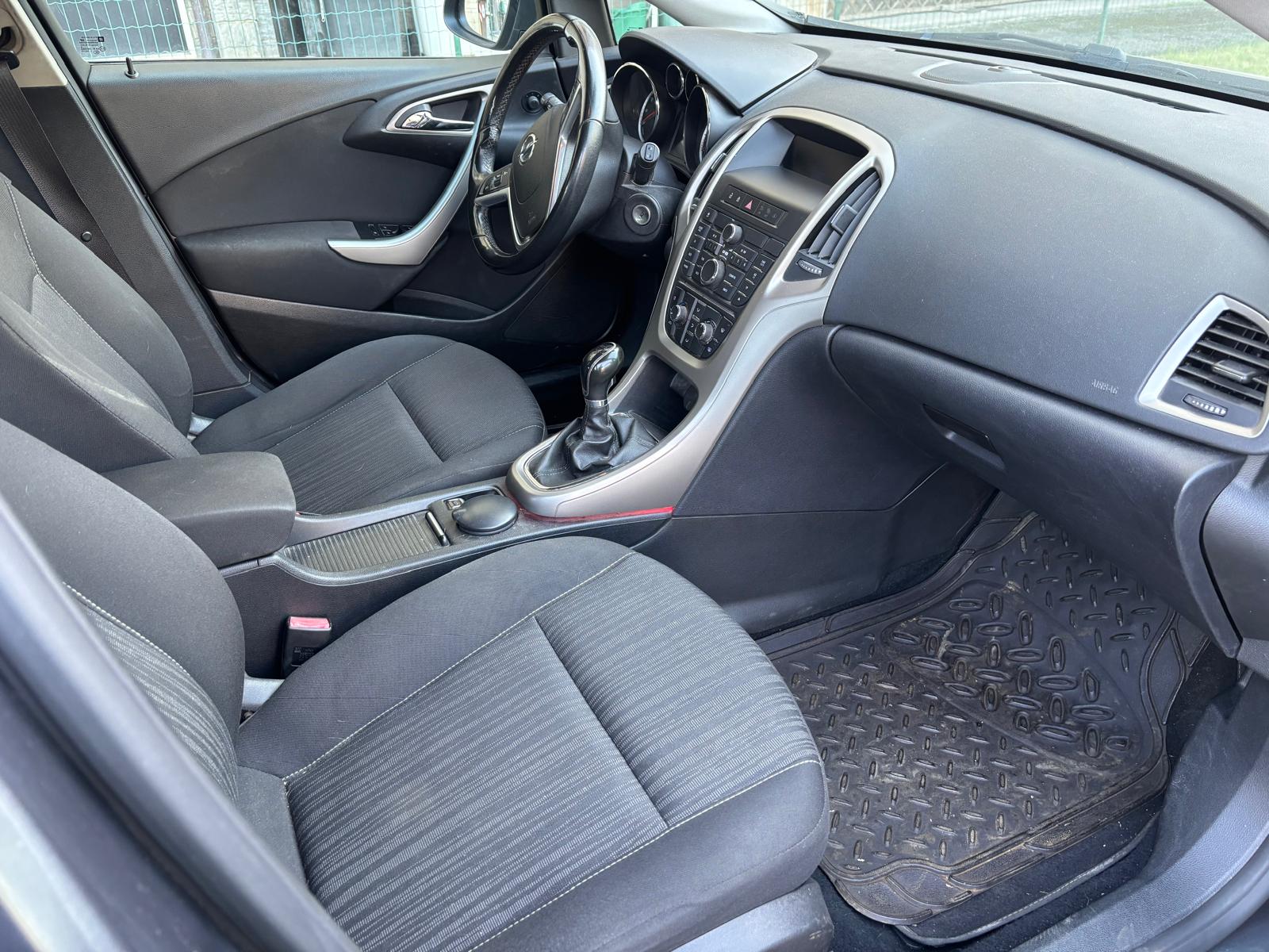 
								OPEL ASTRA SPORT TOURER full									