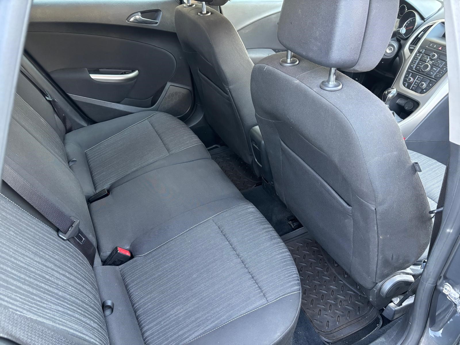 
								OPEL ASTRA SPORT TOURER full									