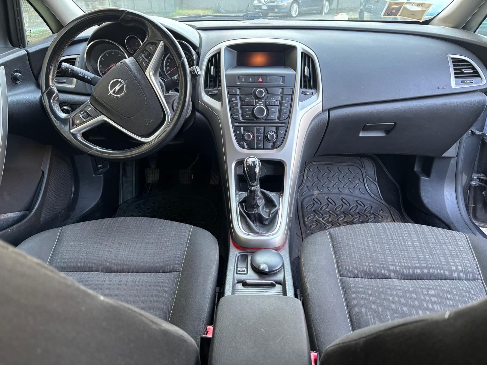 
								OPEL ASTRA SPORT TOURER full									