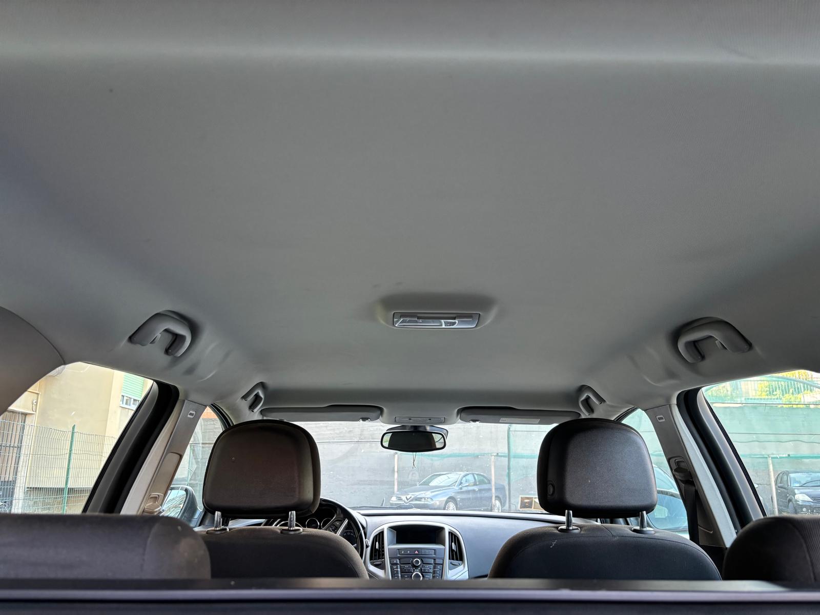 
								OPEL ASTRA SPORT TOURER full									