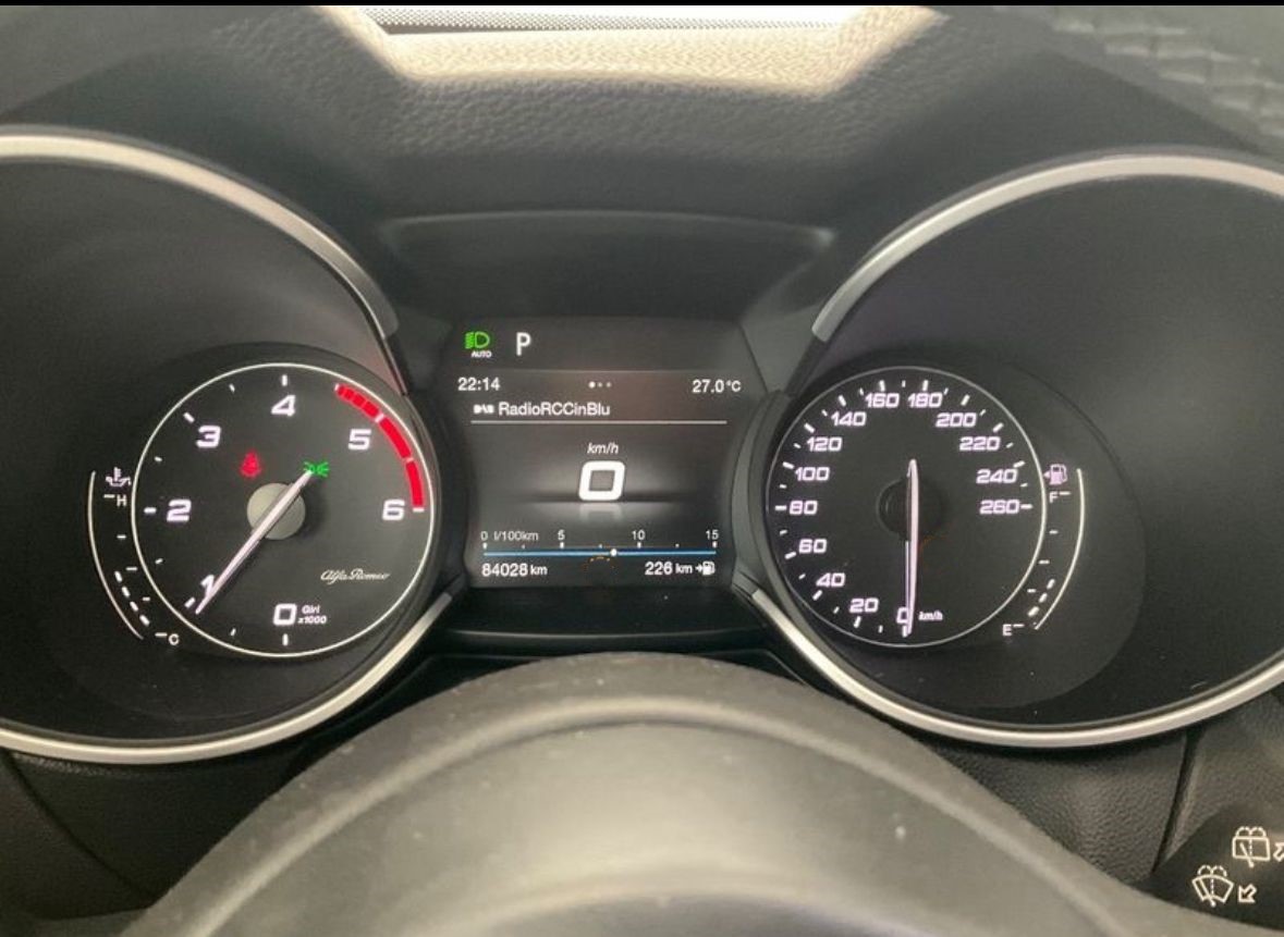 
								ALFA ROMEO STELVIO SPORT TECH 2.2 JTDm 160CV full									