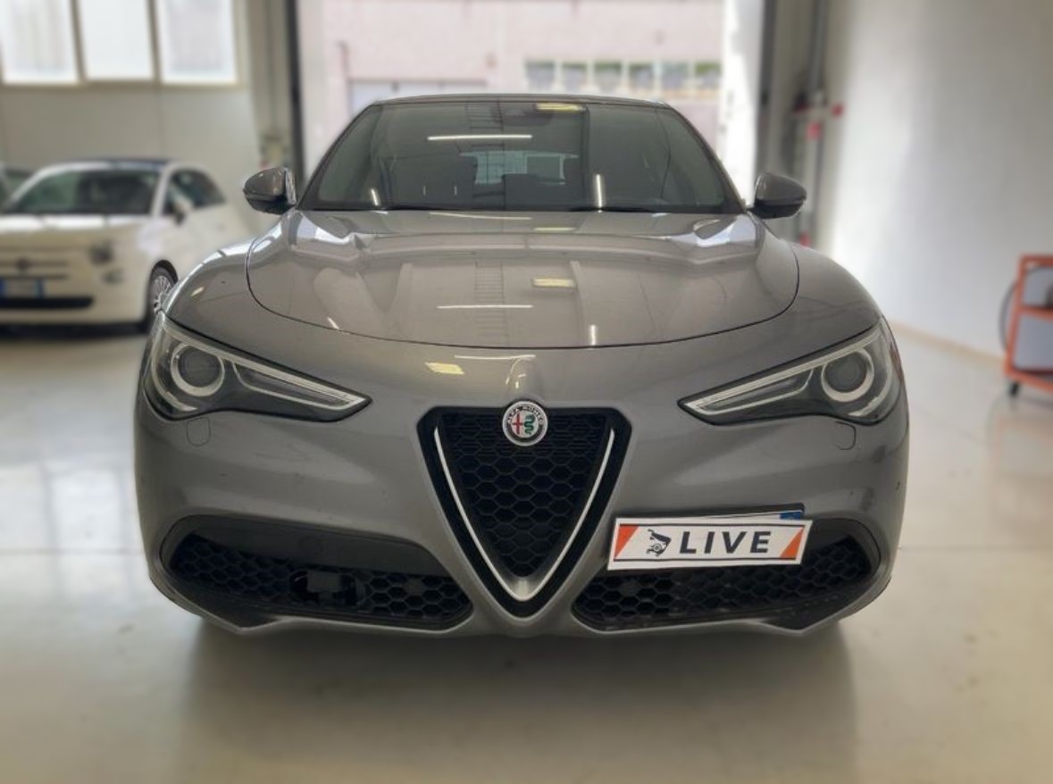 
								ALFA ROMEO STELVIO SPORT TECH 2.2 JTDm 160CV full									