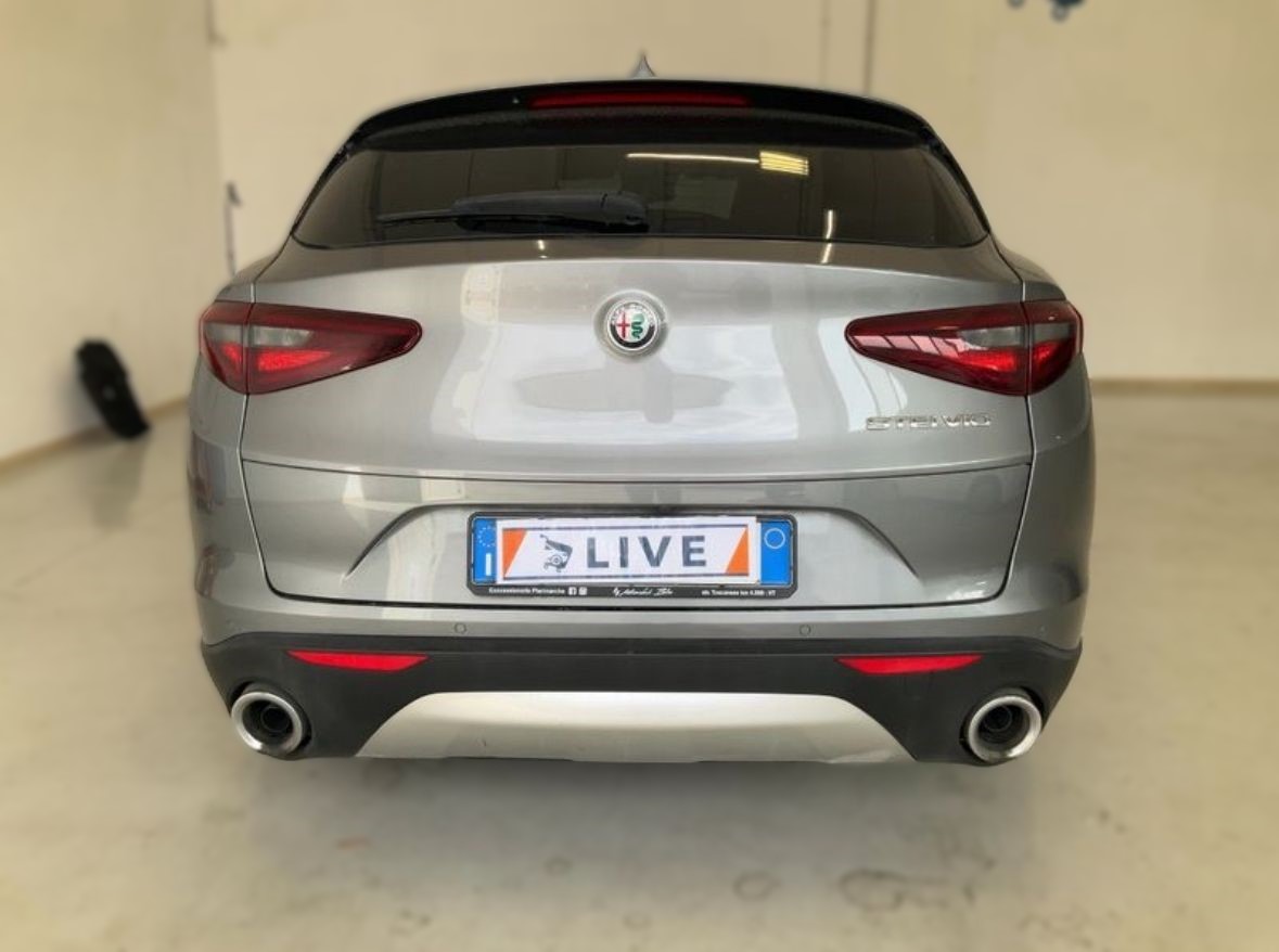 
								ALFA ROMEO STELVIO SPORT TECH 2.2 JTDm 160CV full									