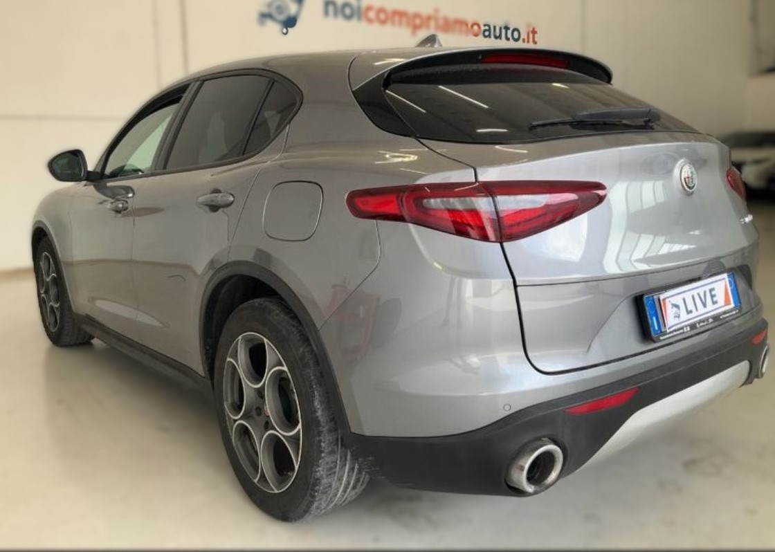 
								ALFA ROMEO STELVIO SPORT TECH 2.2 JTDm 160CV full									