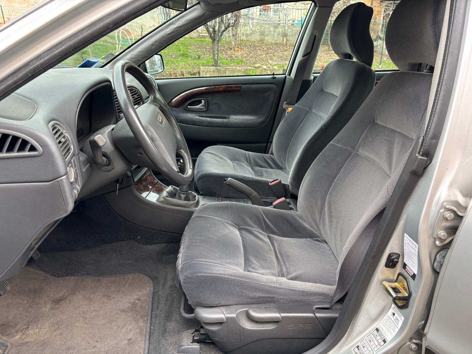 
								VOLVO V40 1.6 BENZINA ANNO 2000 full									