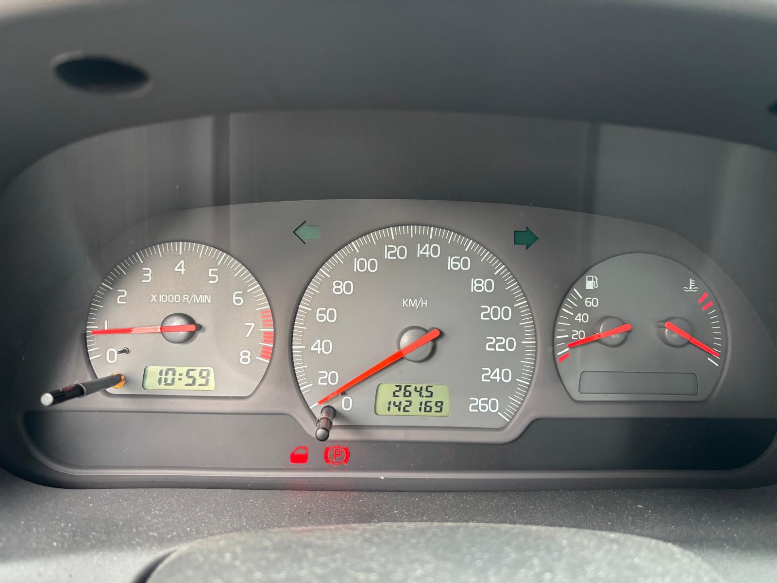 
								VOLVO V40 1.6 BENZINA ANNO 2000 full									