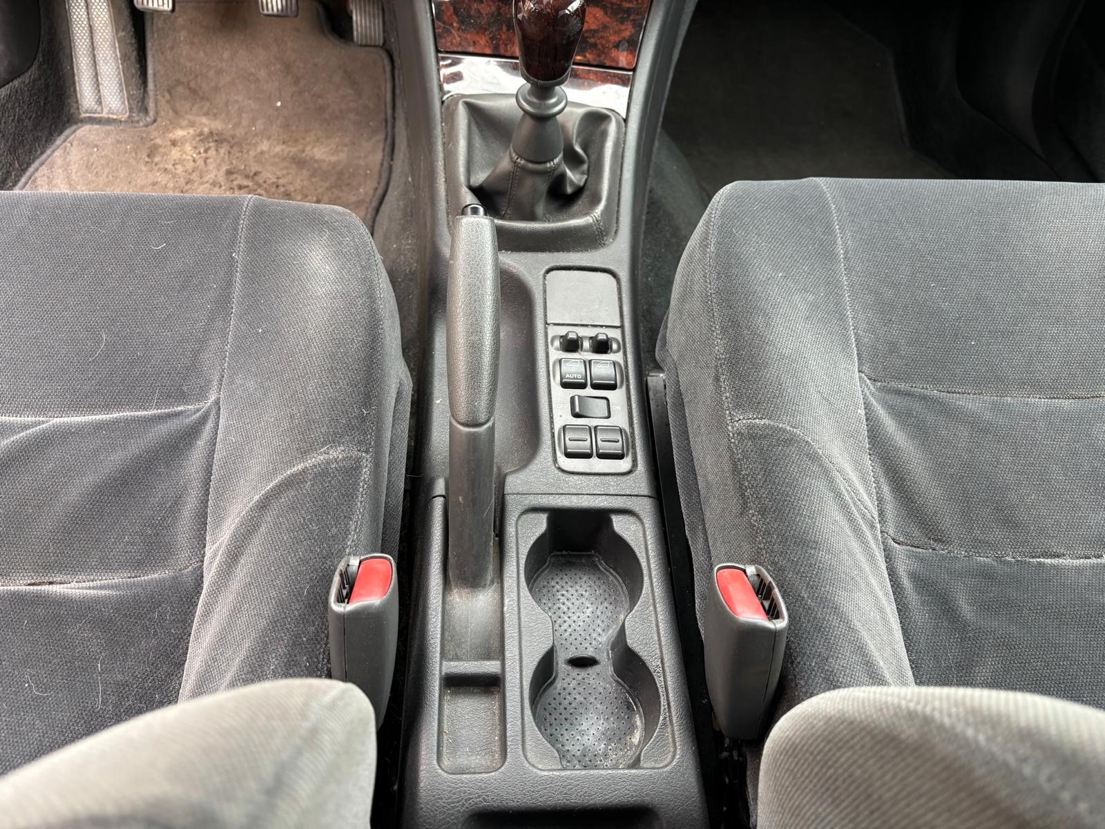 
								VOLVO V40 1.6 BENZINA ANNO 2000 full									