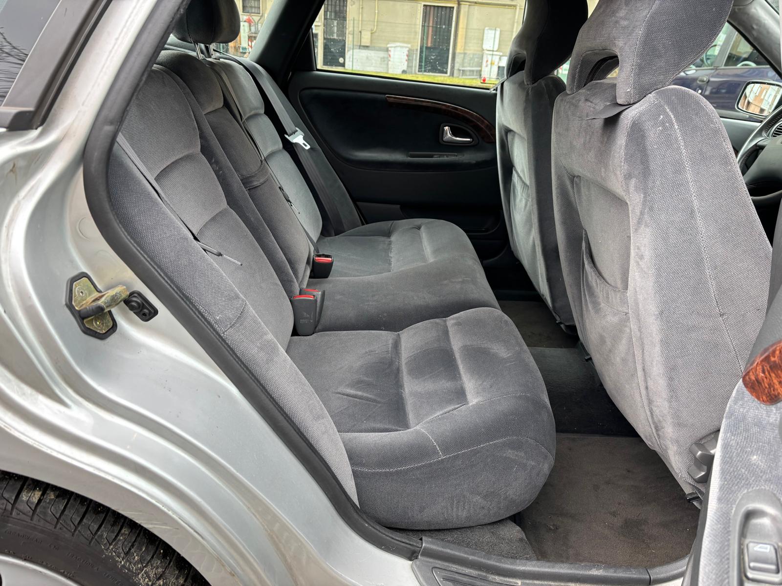 
								VOLVO V40 1.6 BENZINA ANNO 2000 full									