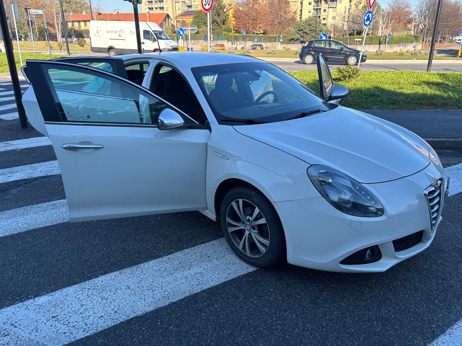 
								ALFA ROMEO GIULIETTA 1.4 TJET GPL 2012 full									