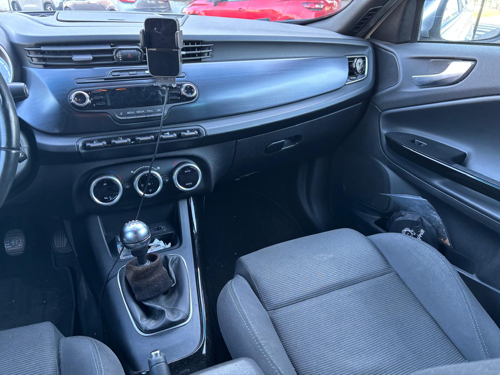 
								ALFA ROMEO GIULIETTA 1.4 TJET GPL 2012 full									