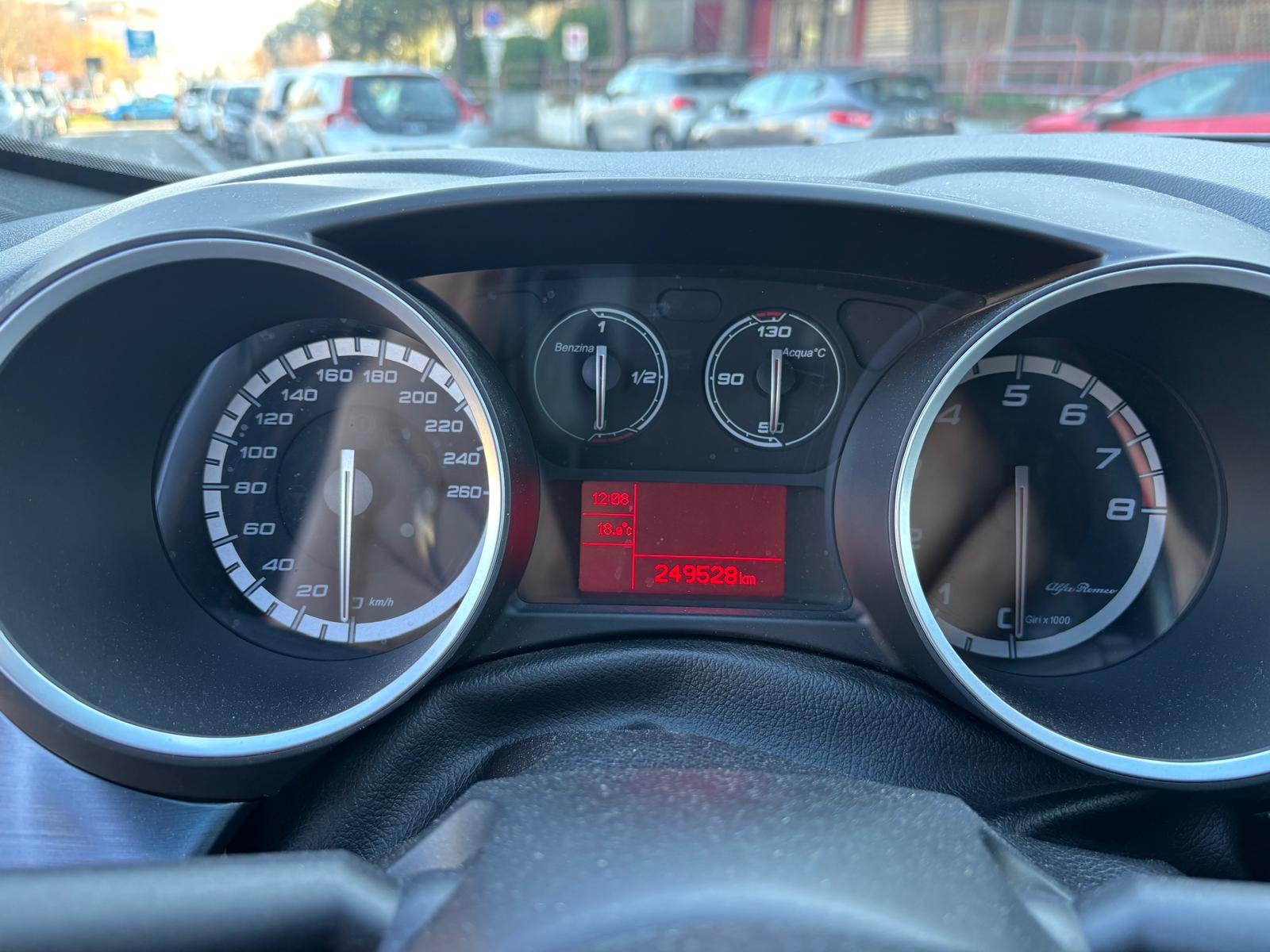 
								ALFA ROMEO GIULIETTA 1.4 TJET GPL 2012 full									