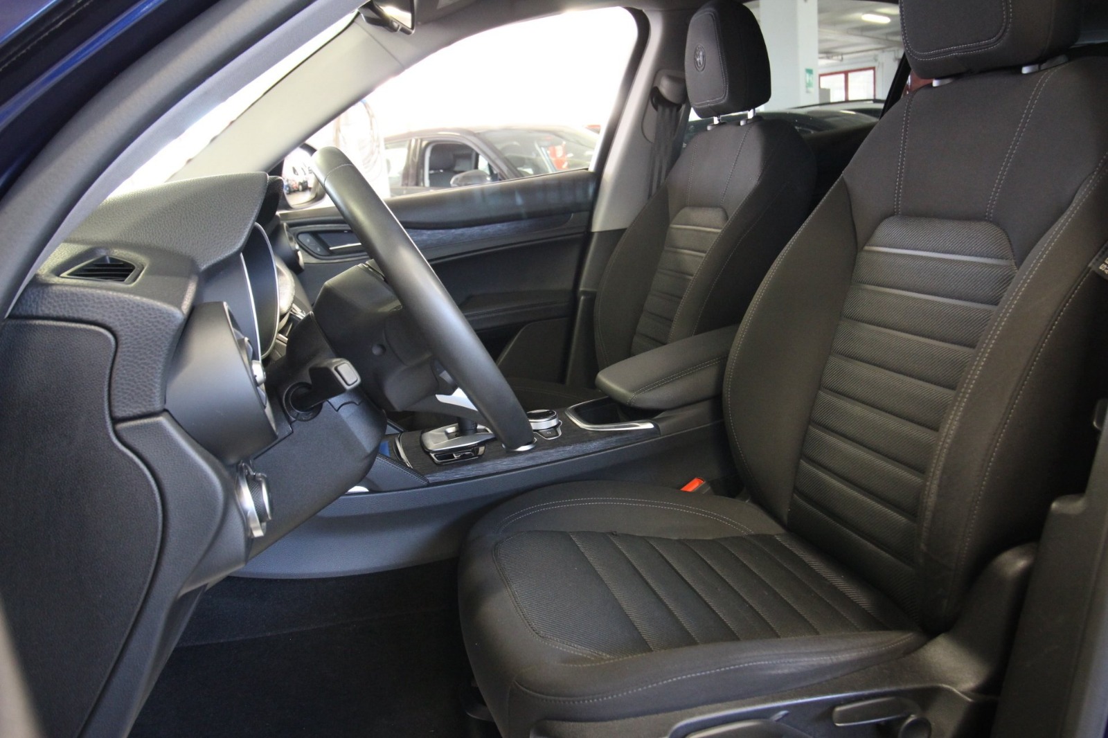 
								ALFA ROMEO STELVIO 2.2 JTDM 190CV RWD MY2021 full									