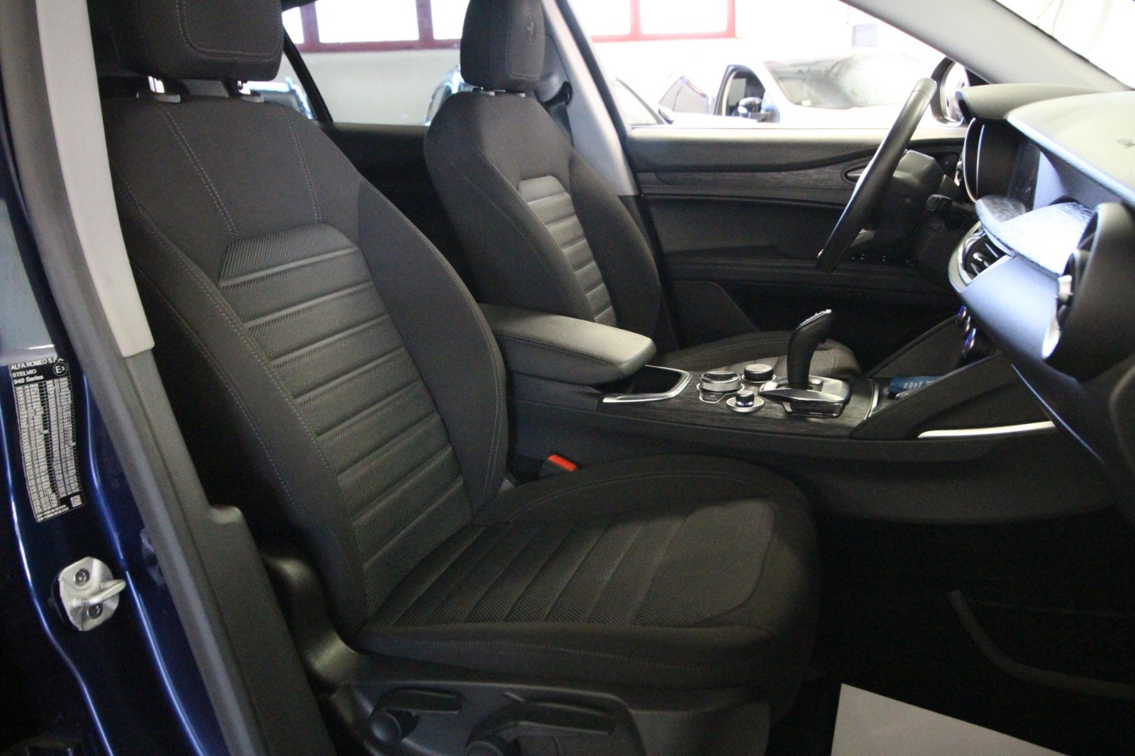 
								ALFA ROMEO STELVIO 2.2 JTDM 190CV RWD MY2021 full									