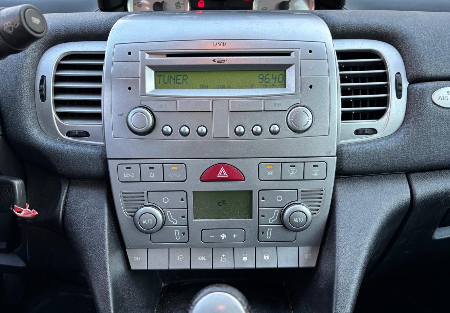 
								LANCIA YPSILON 1.2 PLATINO full									