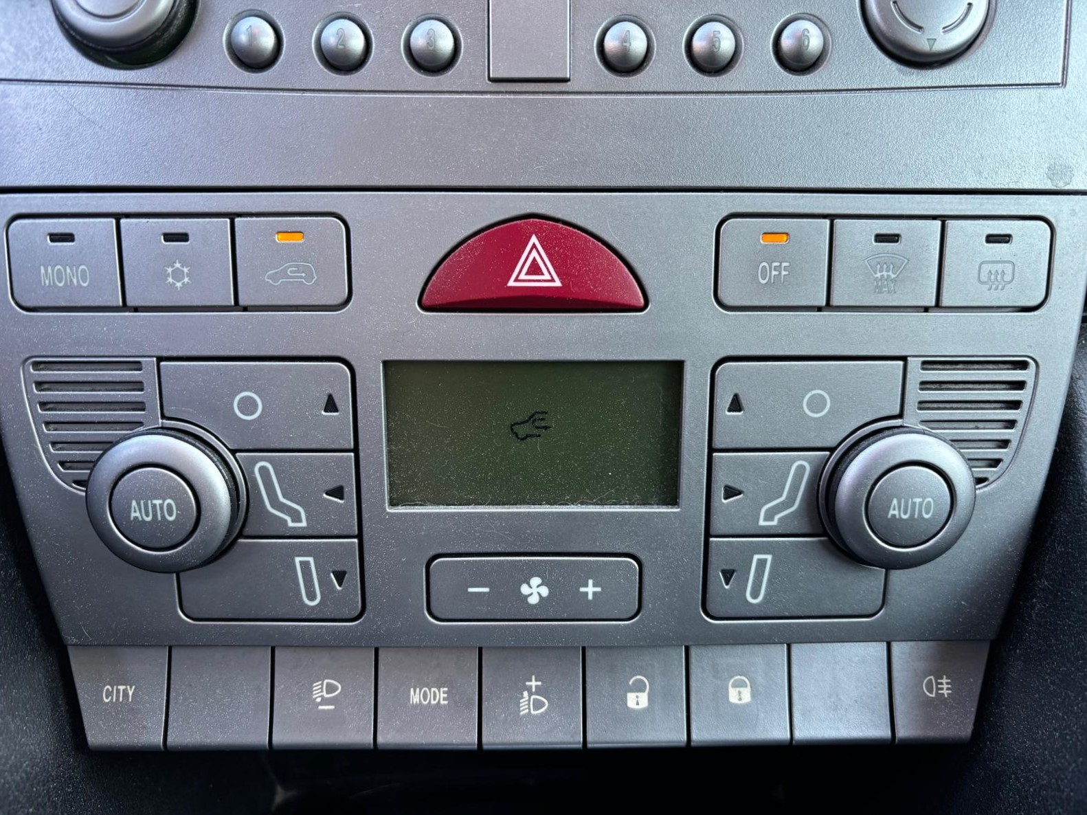 
								LANCIA YPSILON 1.2 PLATINO full									