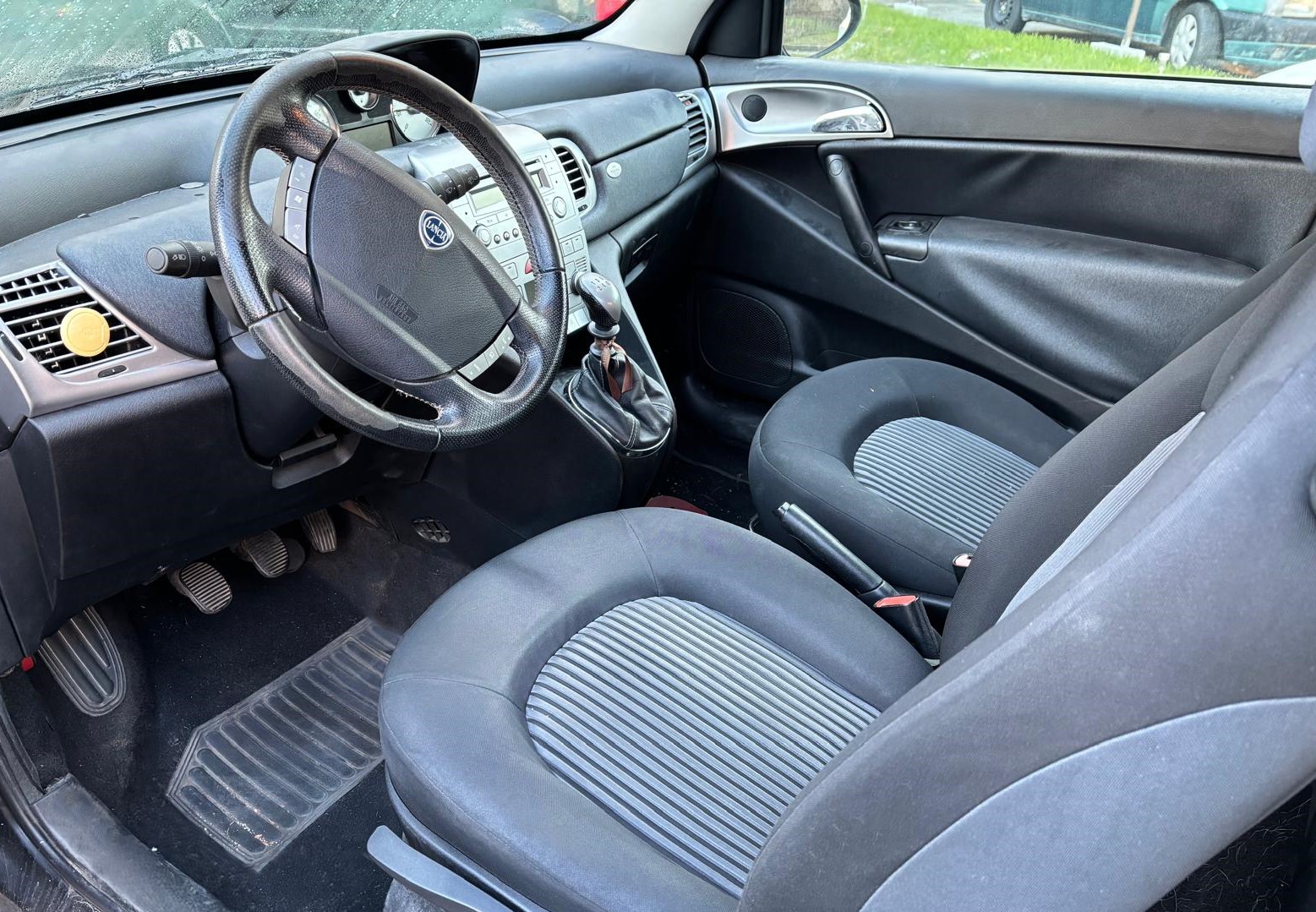 
								LANCIA YPSILON 1.2 PLATINO full									