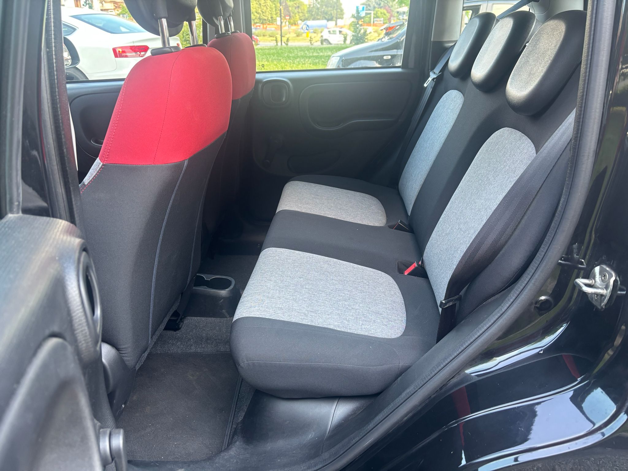 
								FIAT PANDA 1.2 LOUNGE ANNO 2019 full									