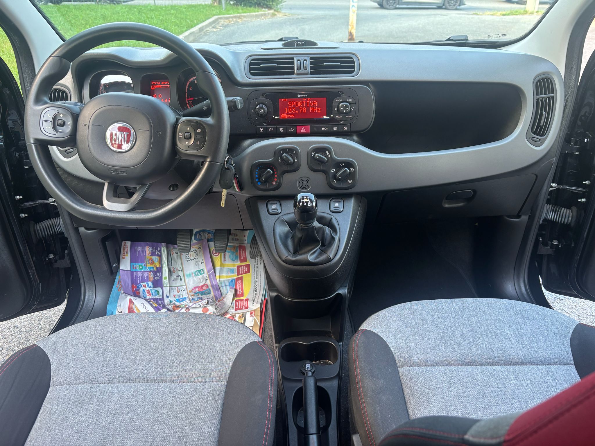 
								FIAT PANDA 1.2 LOUNGE ANNO 2019 full									