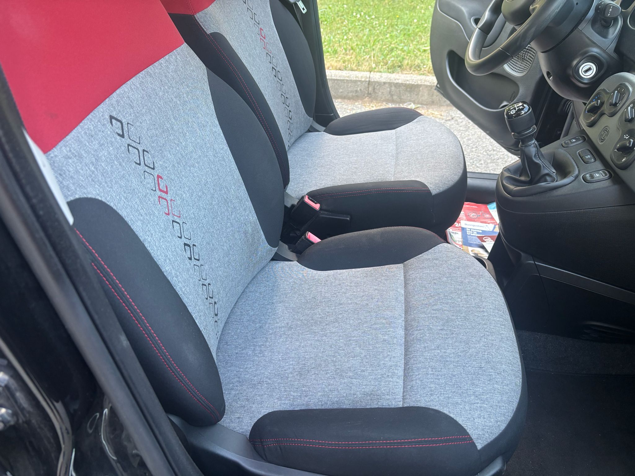 
								FIAT PANDA 1.2 LOUNGE ANNO 2019 full									