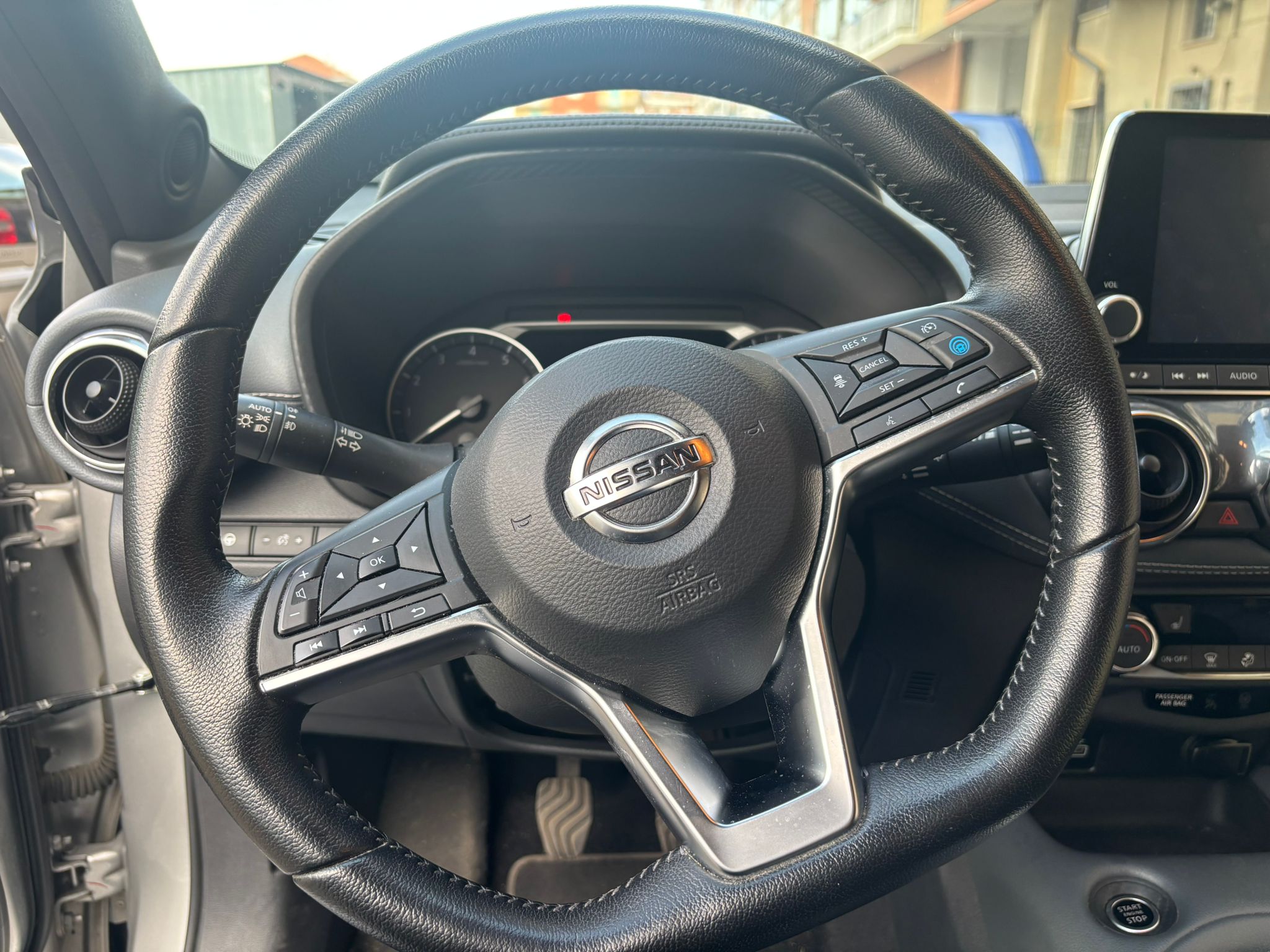 
								NISSAN JUKE 1.0 BENZINA TECKNA ANNO 2020 full									