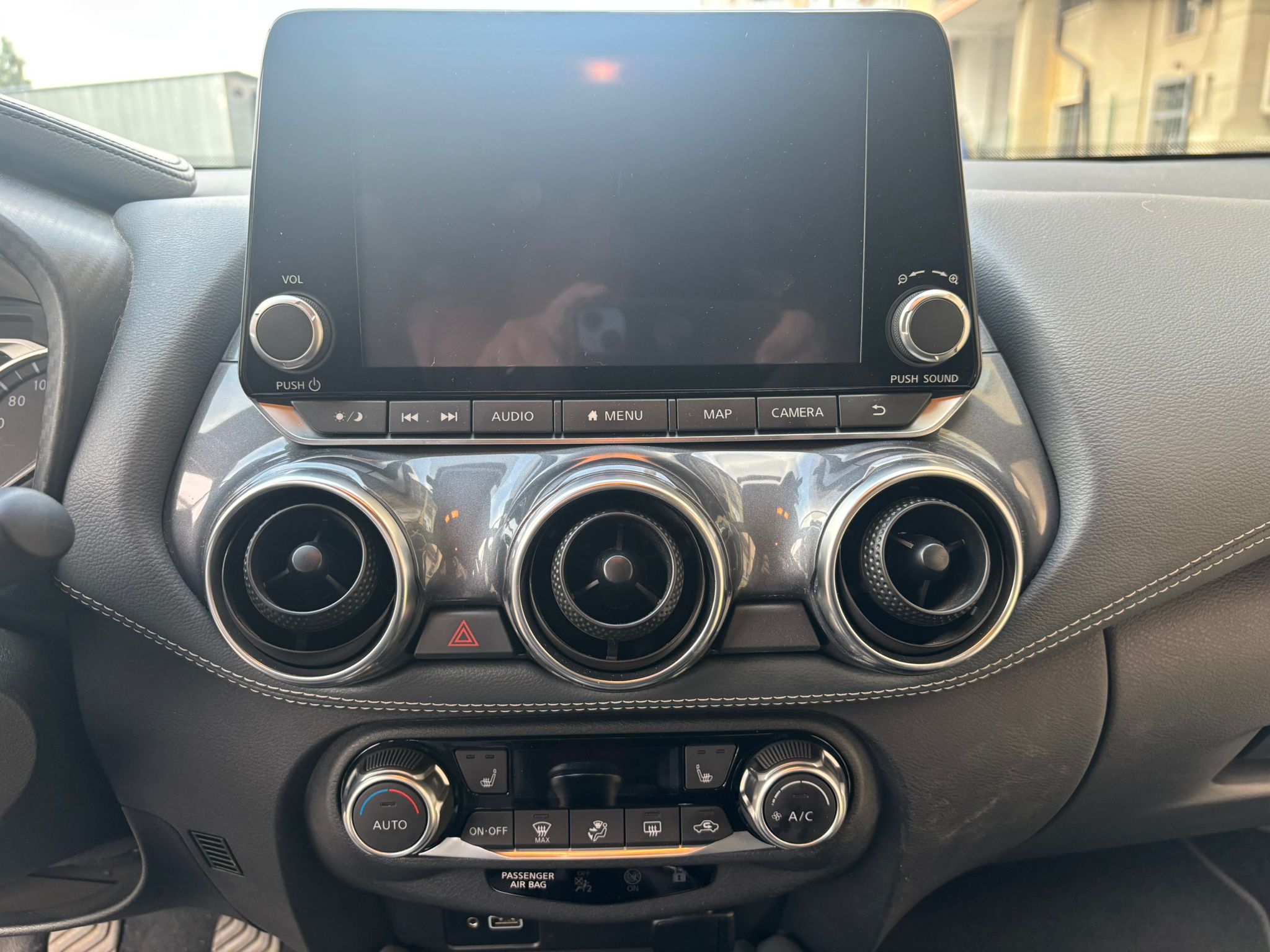 
								NISSAN JUKE 1.0 BENZINA TECKNA ANNO 2020 full									